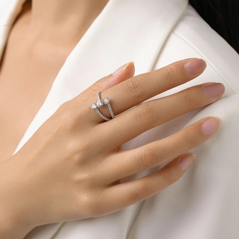 Anel Belmira Tríade Brilhante – Prata 925 com Zircônias, Design de Arcos Ajustáveis