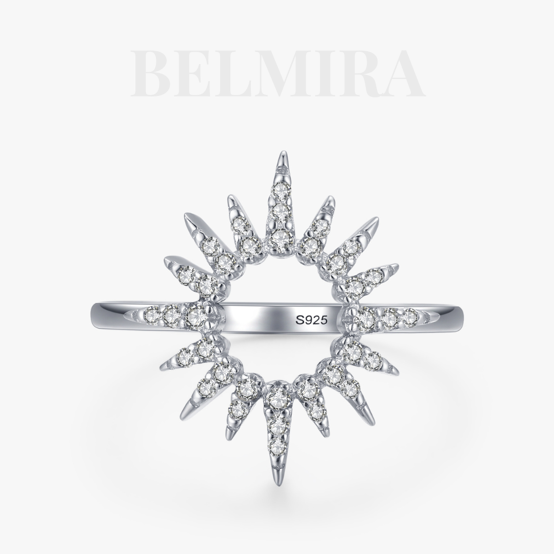 Anel Belmira Solaris – Prata 925 com Detalhe Central Cravejado e Design Radiante